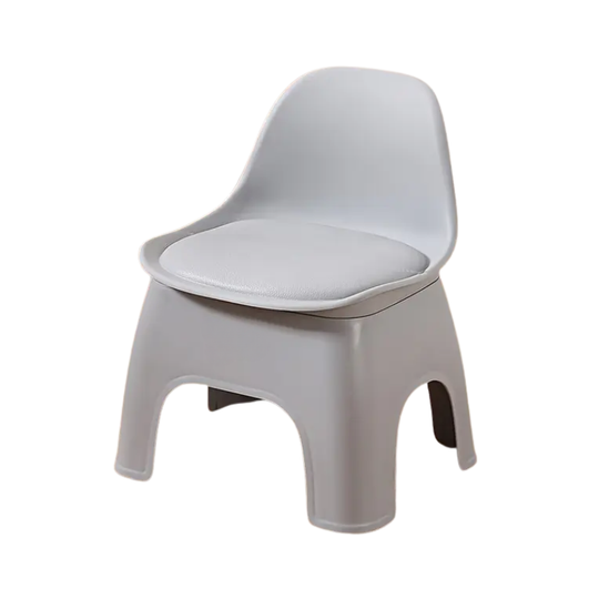 FlexiSeat™ – Klein Plastic Krukje met Rugleuning – Lichtgewicht & Duurzaam Mini Stoeltje