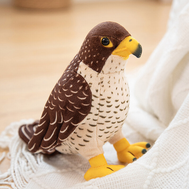 <font dir="auto" style="vertical-align: inherit;"><font dir="auto" style="vertical-align: inherit;">Nouvelle peluche aigle, oreiller animal amusant, poupée de chiffon pour filles, ventes directes d'usine, peluche oiseau à poils longs.</font></font>