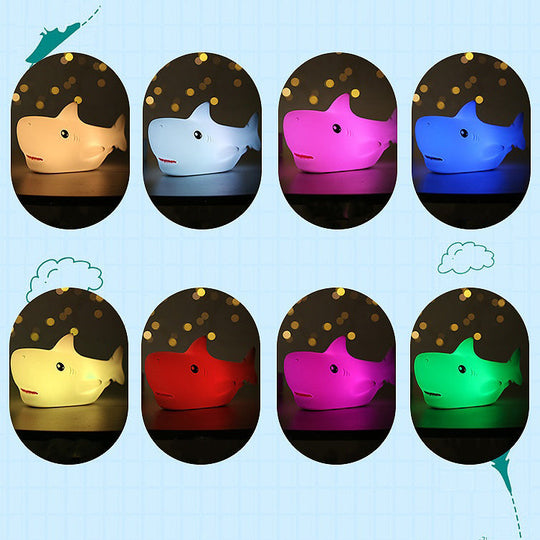 SharkGlow™ – Schattig Squishy Haai LED Nachtlampje – USB Oplaadbaar