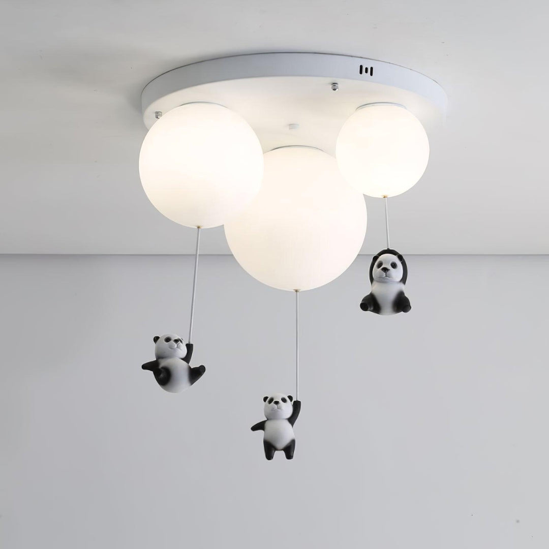 Panda lamp boven kinderbed