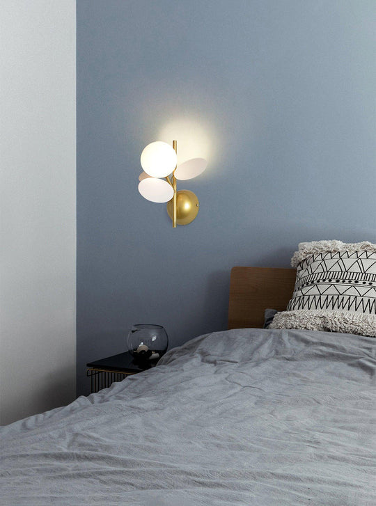 Ronde wandlamp detail van de kap