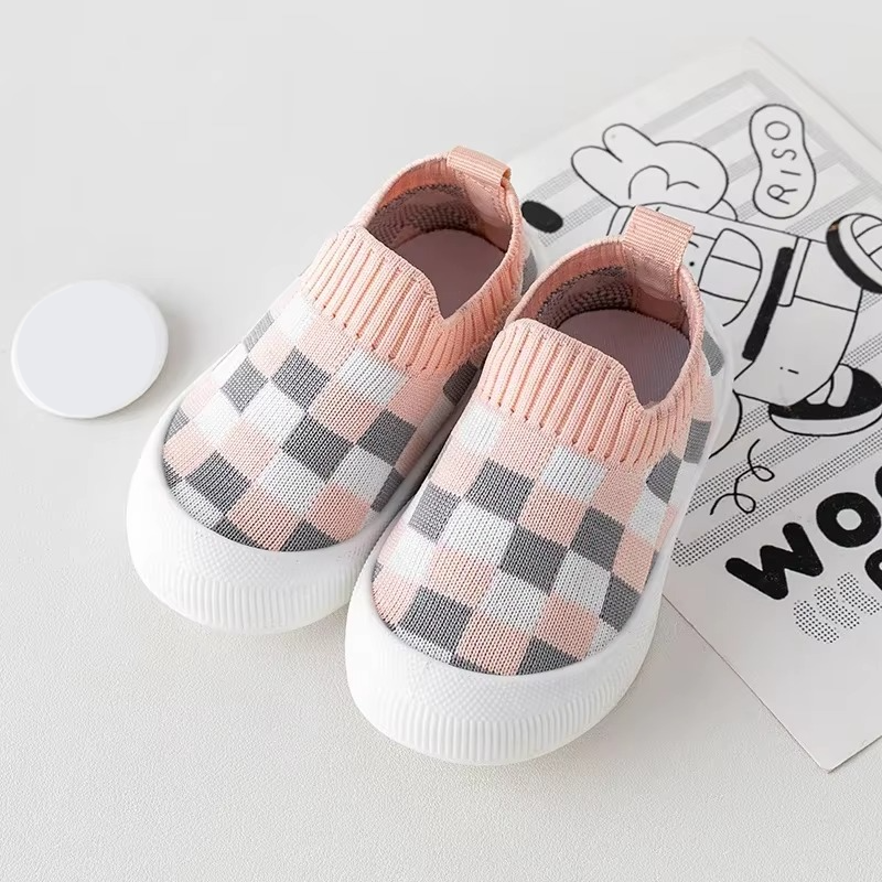 MiniStrides™ – Flexibele Instappers met Ruitprint – Antislip Peuterschonen