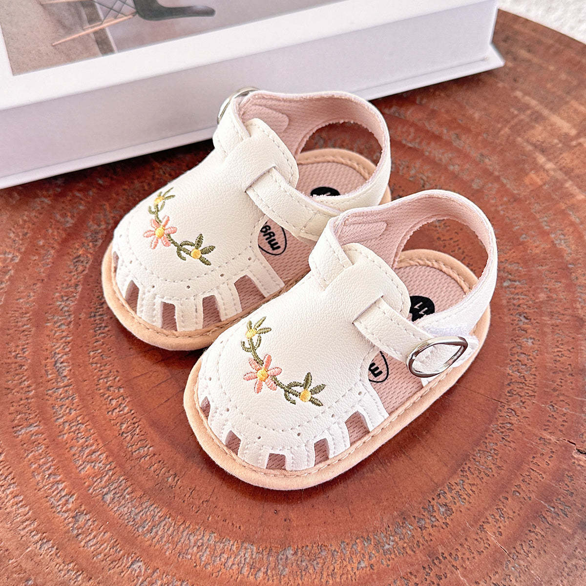 SweetStrides™ – Zomersandalen met Borduursel – Comfortabele Babyloopschoenen
