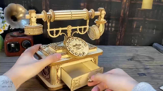 EuroDial™ – Vintage Europese 3D Houten Telefoon Puzzel