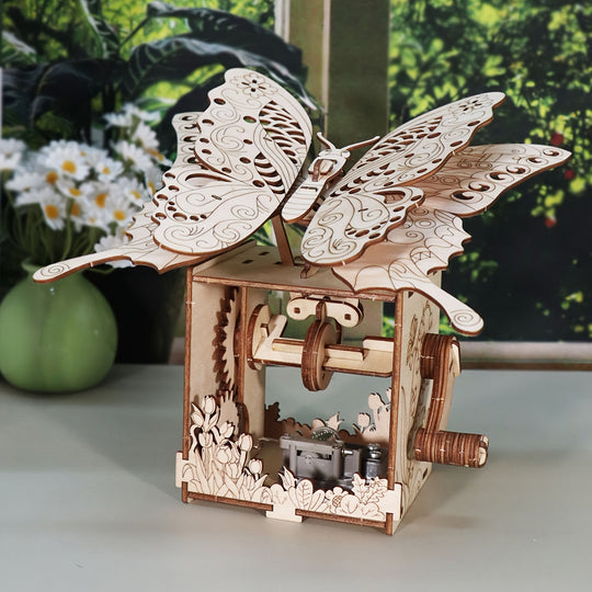 MelodyWings™ – 3D Houten Vlinder Muziekdoos met 8 Melodieën & Bloemendetails