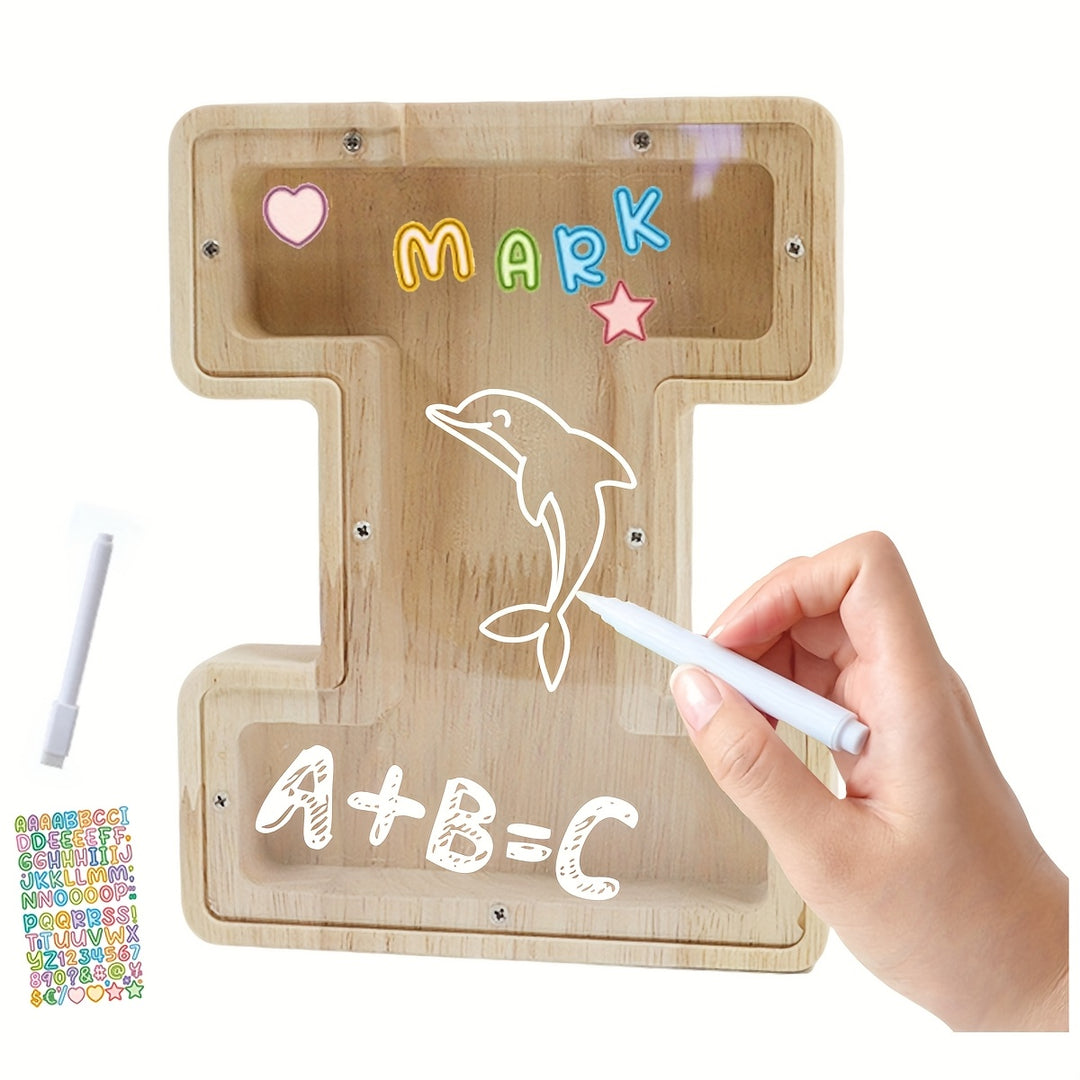 AlphaBank™ – Houten Spaarpot met Alfabet – Kleurrijk & Duurzaam