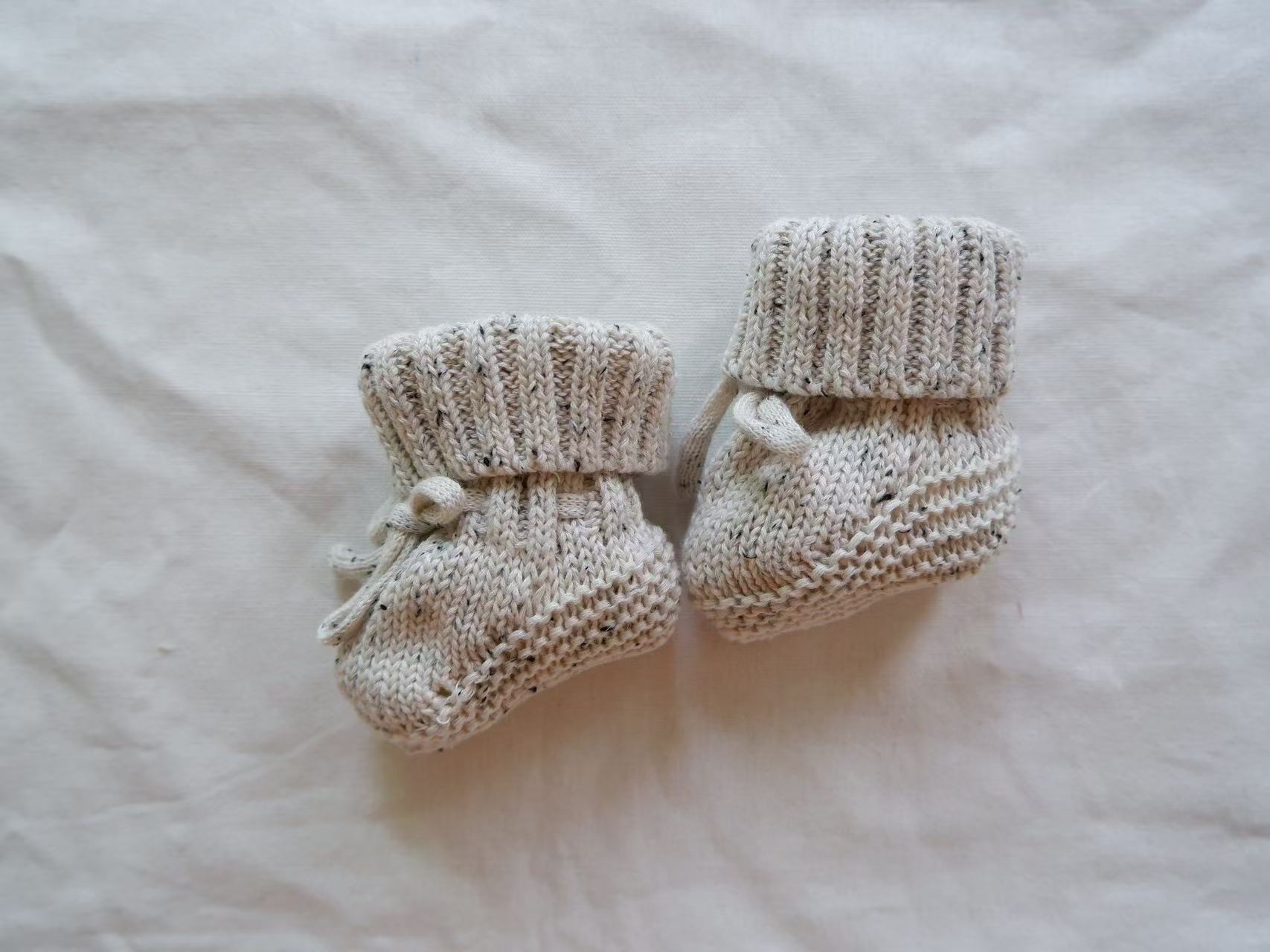 CozyBuds™ – Gebreide Babyslofjes Veilig & Warme Voetjes