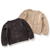 Knoopje Zacht Gebreid Kinder Vest met Knoopsluiting studio productfoto - Milo & Moon