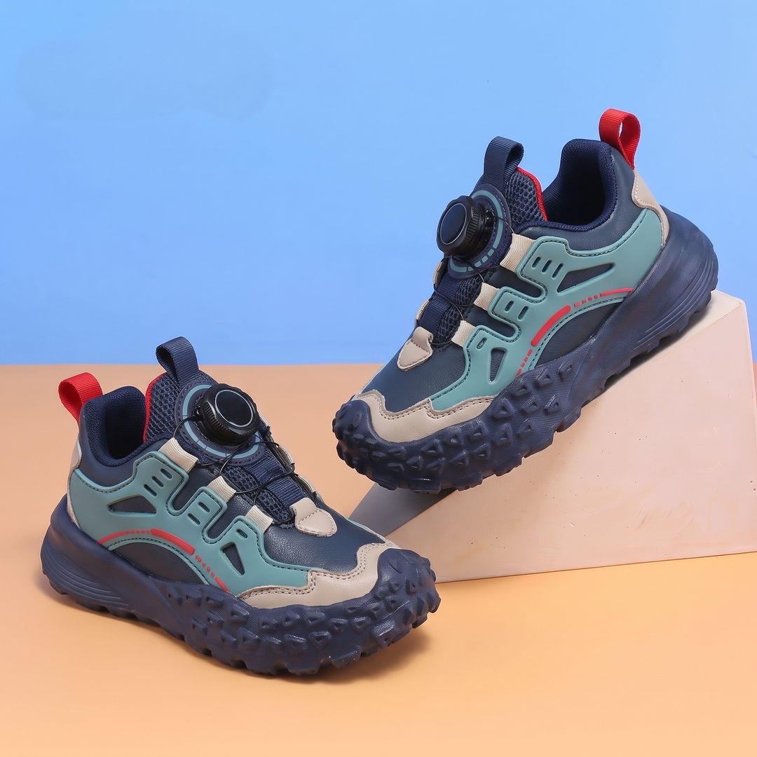 DialTrek sneakers donkerblauw met draaiknop en robuuste zool