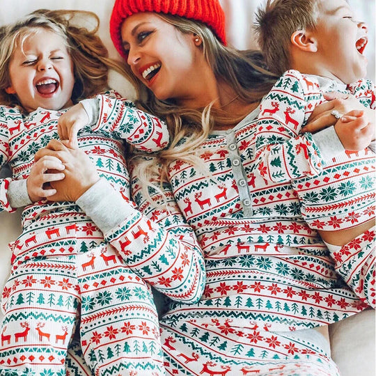 CozyChristmas™ – Matchende Kerstkleding Set voor Gezinnen