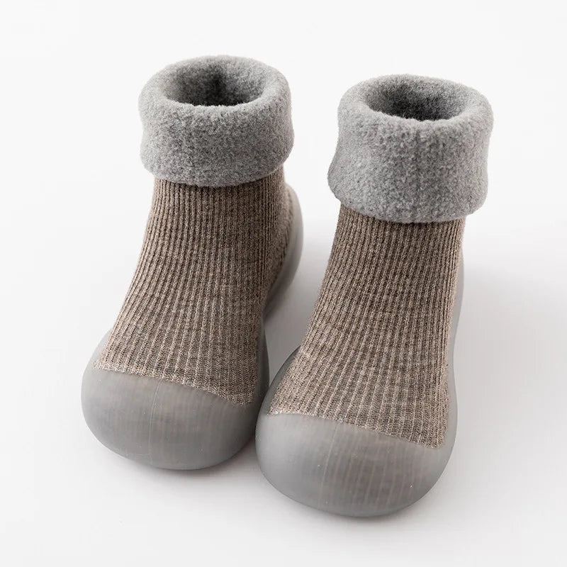 LittleGrip™ – Warme Antislip Peutersokken & Baby Schoenen