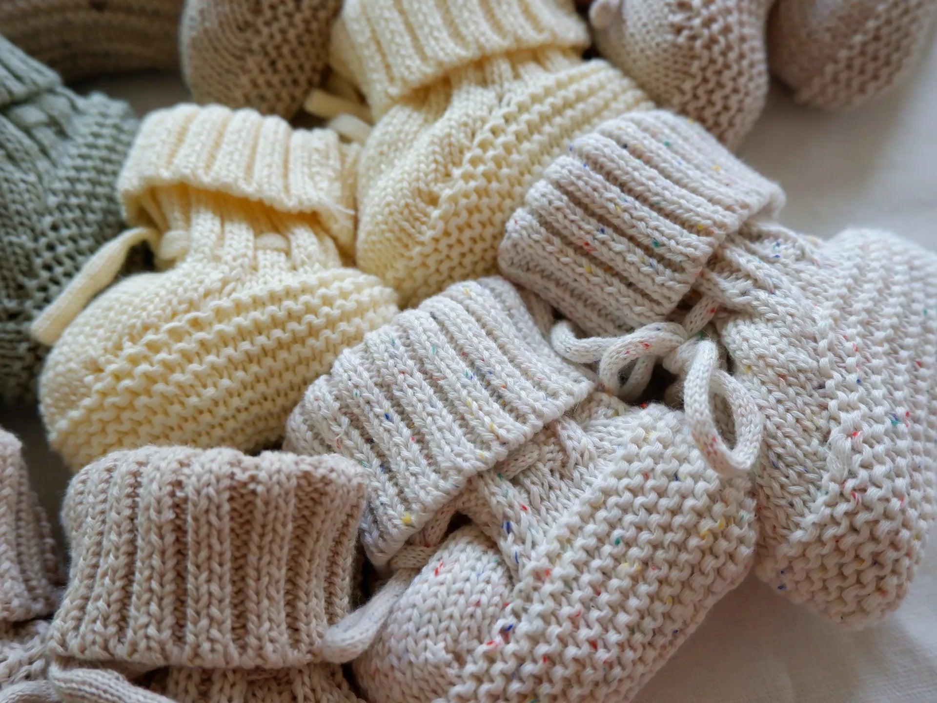 CozyBuds™ – Gebreide Babyslofjes Veilig & Warme Voetjes