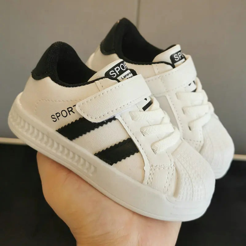 LittleTracks™ – Witte Sneakers met Antislipzool – Kinderschoenen voor Buiten
