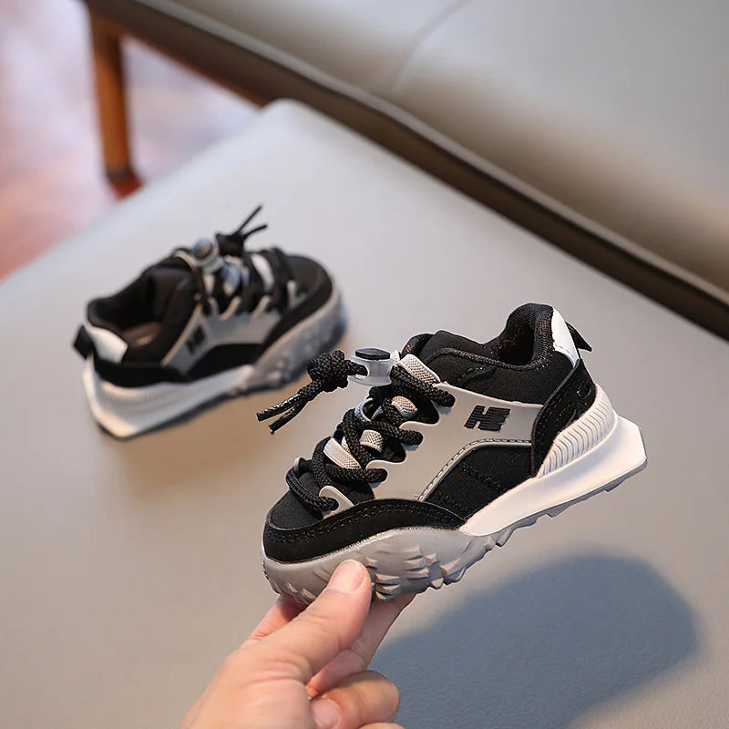 Runy™ – Ademend Comfort met Klittenband – Kindersportschoenen voor Actieve Dagen