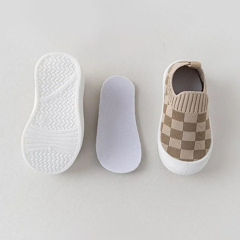 MiniStrides™ – Flexibele Instappers met Ruitprint – Antislip Peuterschonen