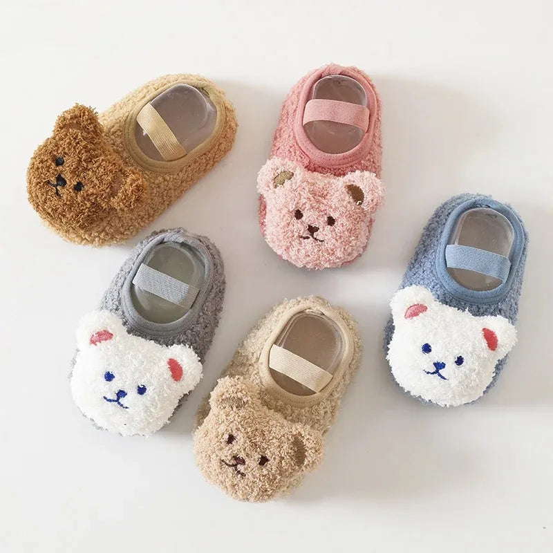 CozyPaws™ – Warme Berenpantoffels met Antislip – Winter Babyslofjes