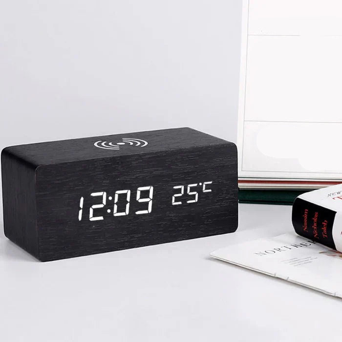WoodAlarm™ – Draadloos Opladende Houten Wekker – Slim LED-Display